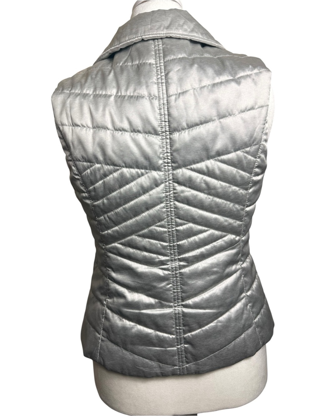 White House Black Market Silver Quilted Puffer Vest size XS - Picture 4 of 11